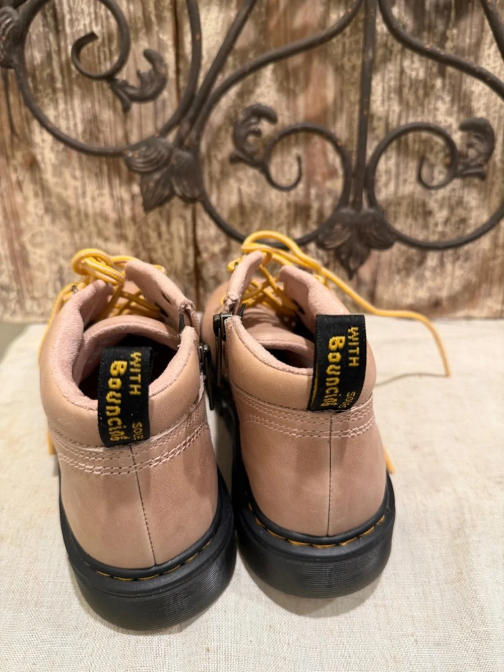Pink Nubuck Lace-Up JUNIOR RAFFE
Church Wilderness Leather Boots dr marten 7 - Picture 3 of 11